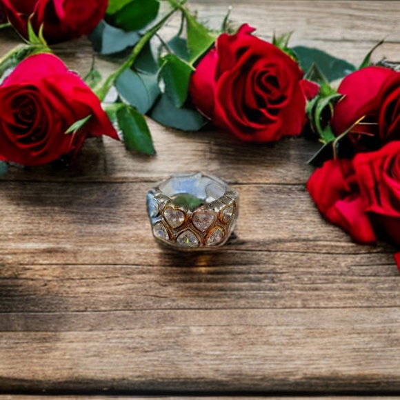 Heart shaped Ring - Picture 2 of 2